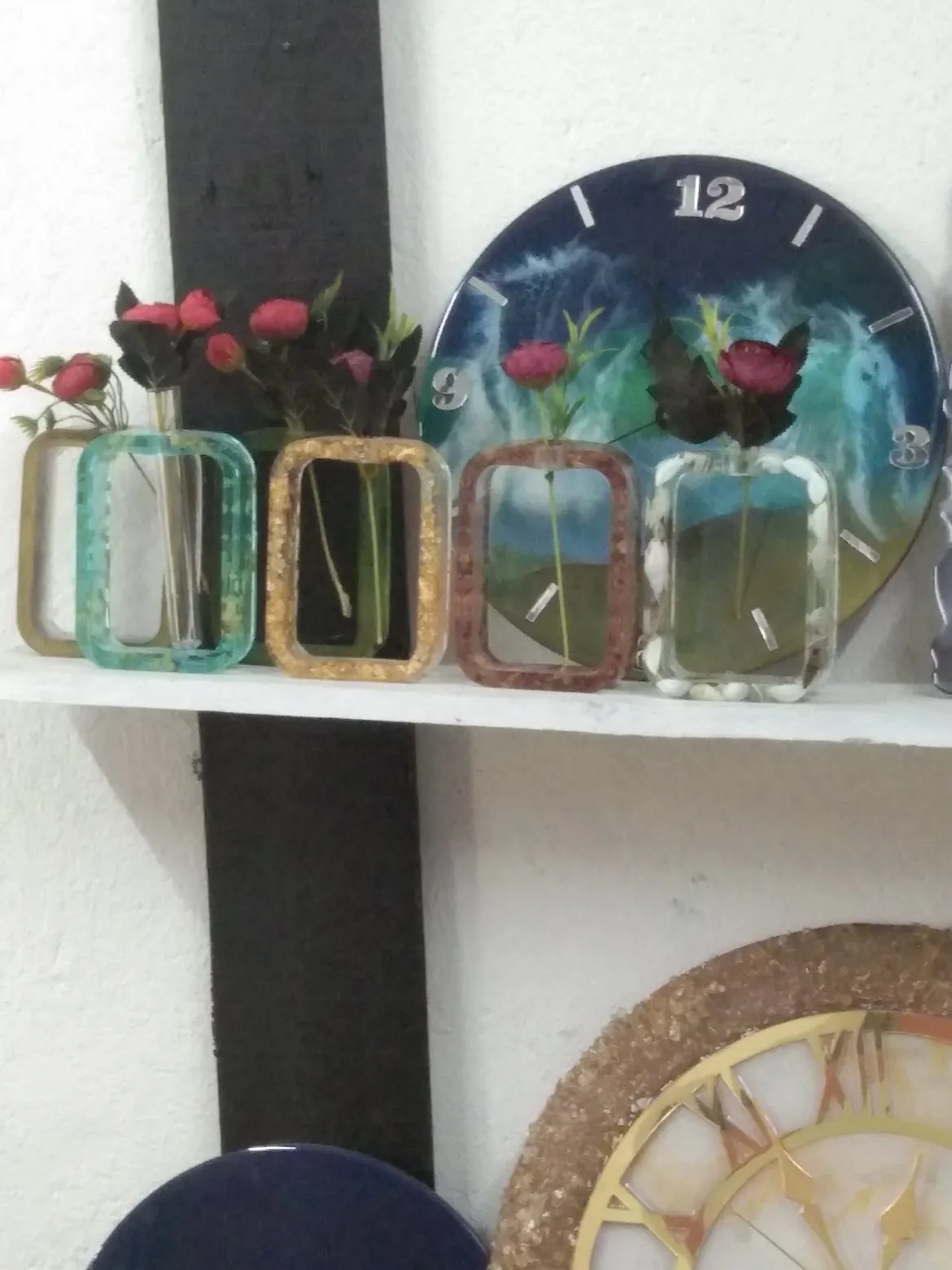 Resin & Roots shop front